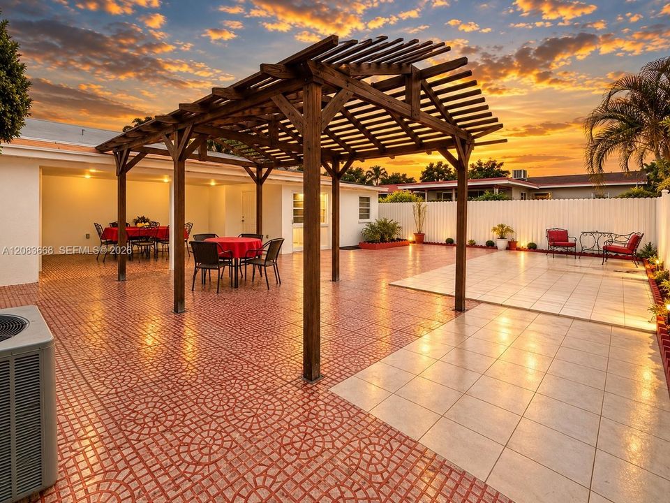 For Rent: $4,800 (3 beds, 2 baths, 2477 Square Feet)