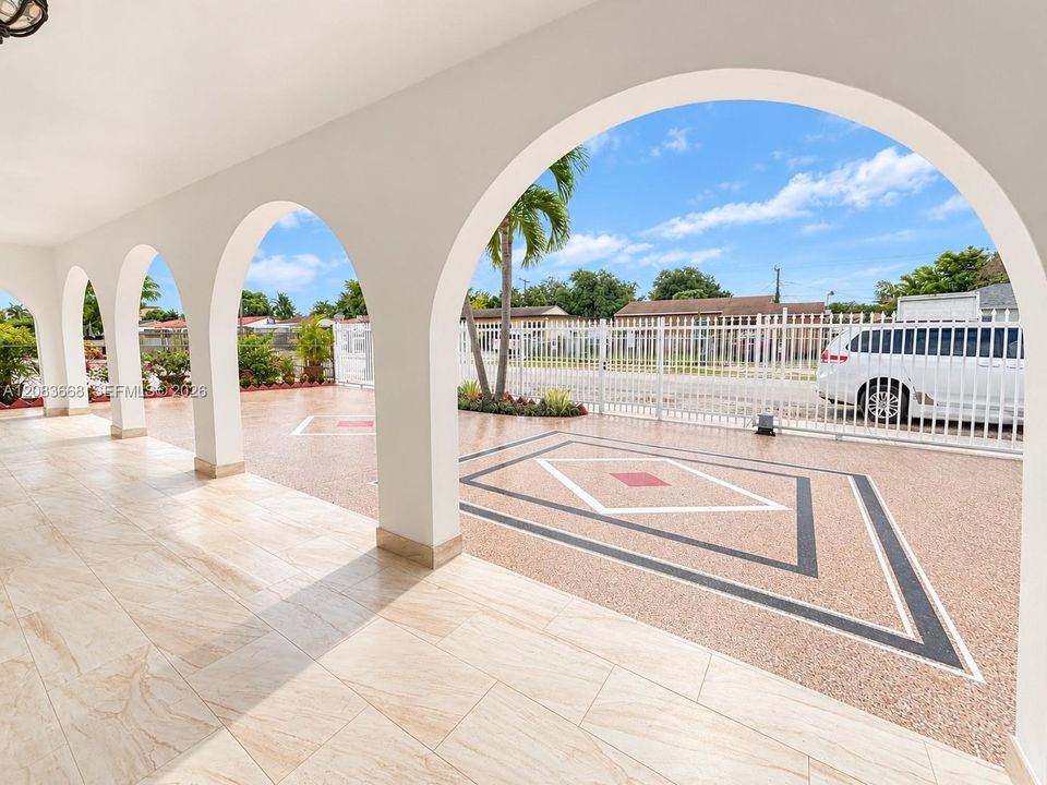 For Rent: $4,800 (3 beds, 2 baths, 2477 Square Feet)