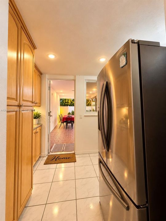 For Rent: $4,800 (3 beds, 2 baths, 2477 Square Feet)