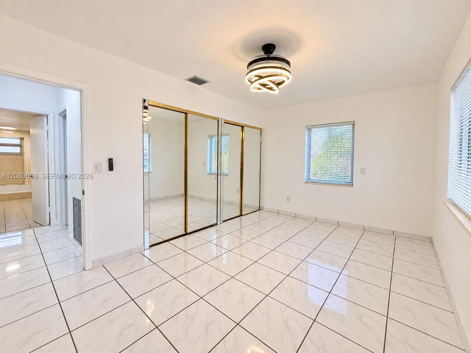 For Rent: $4,800 (3 beds, 2 baths, 2477 Square Feet)