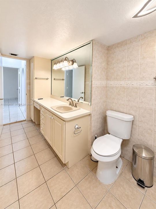 For Rent: $4,800 (3 beds, 2 baths, 2477 Square Feet)
