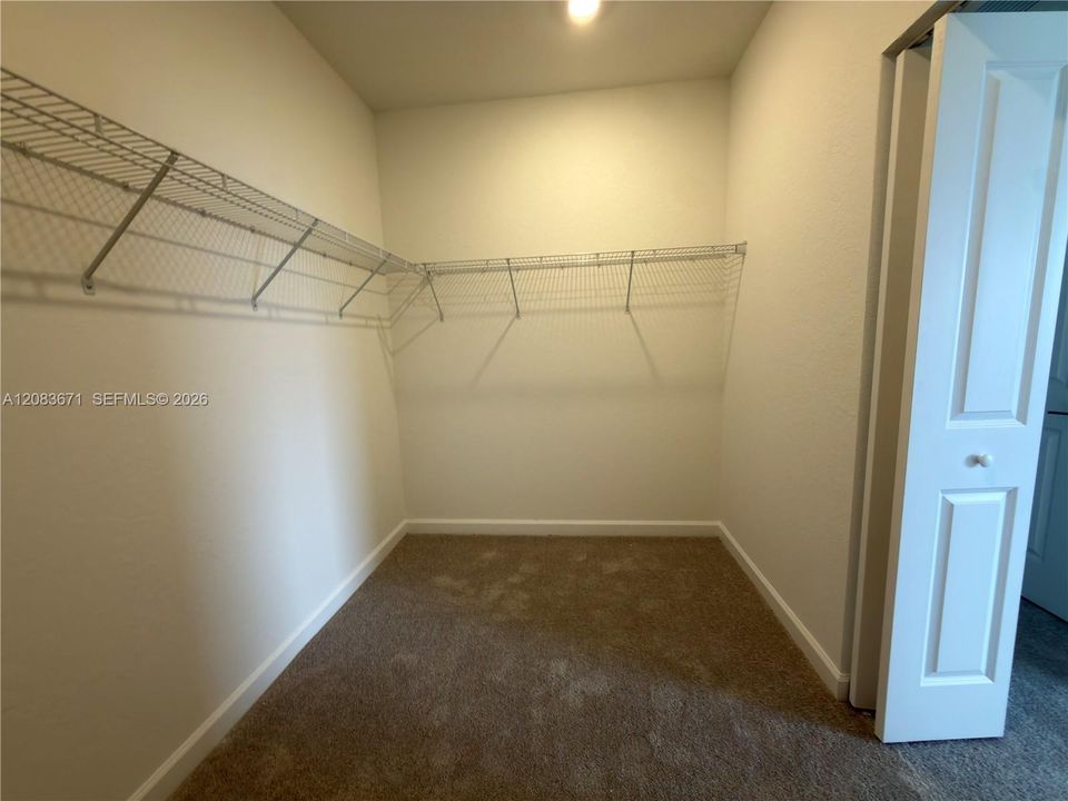 En Renta: $3,500 (2 camas, 2 baños, 2915 Pies cuadrados)