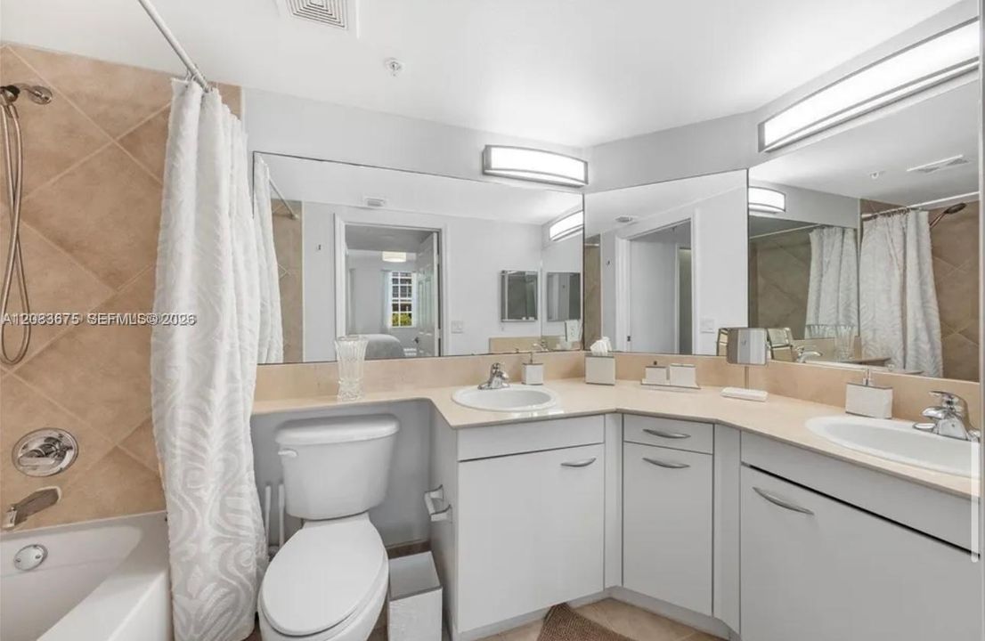 В аренду: $5,000 (3 спален, 2 ванн, 1580 Квадратных фут)
