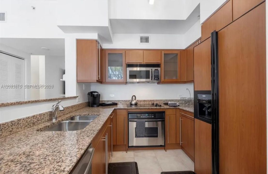 В аренду: $5,000 (3 спален, 2 ванн, 1580 Квадратных фут)