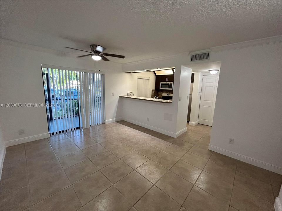For Rent: $1,950 (2 beds, 2 baths, 770 Square Feet)