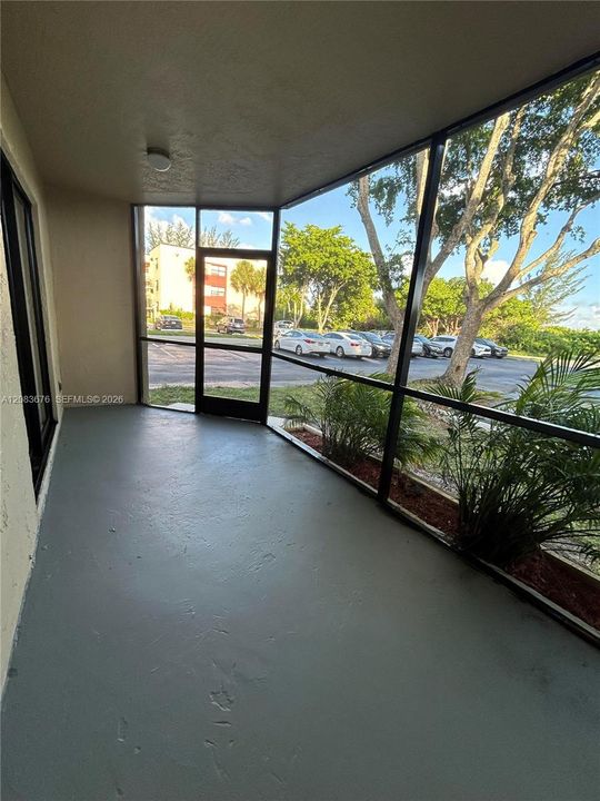 For Rent: $1,950 (2 beds, 2 baths, 770 Square Feet)
