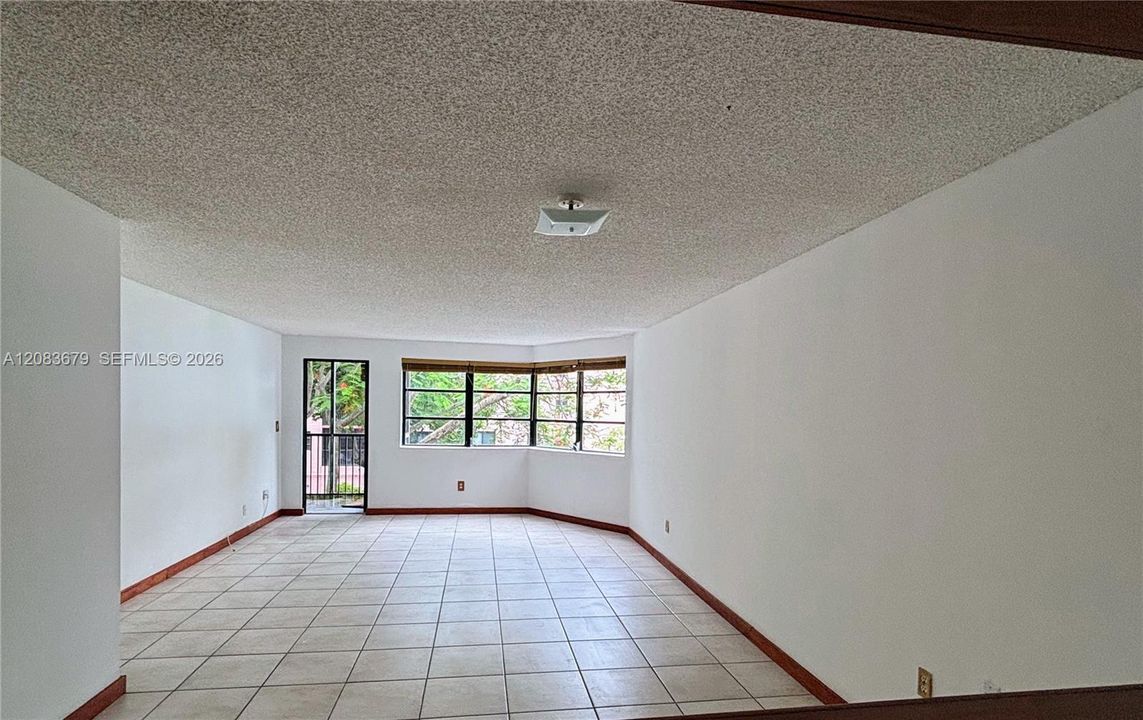 For Rent: $1,700 (1 beds, 1 baths, 1100 Square Feet)