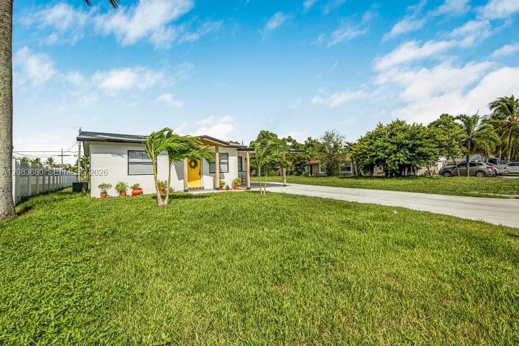 For Rent: $3,600 (3 beds, 2 baths, 1125 Square Feet)