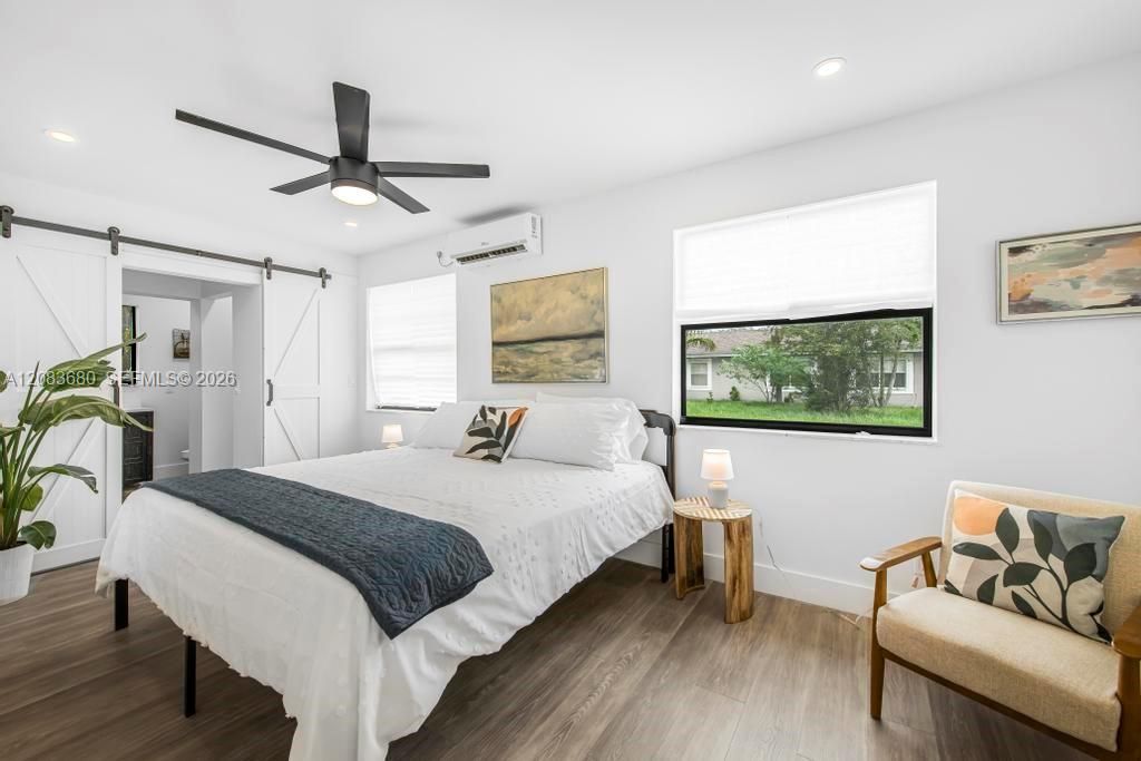 For Rent: $3,600 (3 beds, 2 baths, 1125 Square Feet)