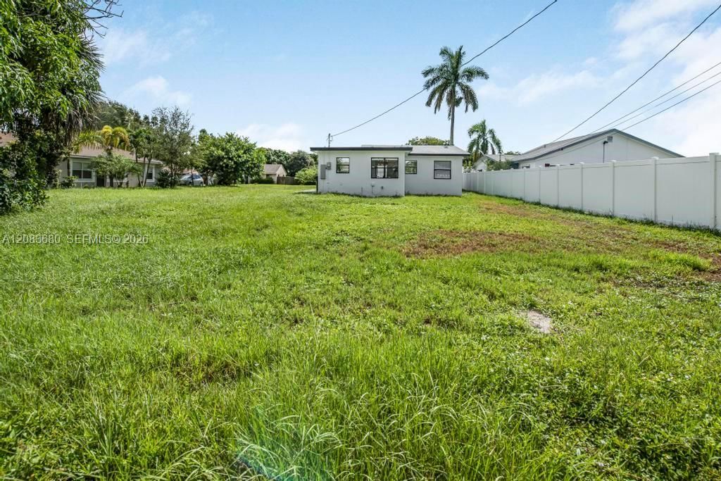 For Rent: $3,600 (3 beds, 2 baths, 1125 Square Feet)