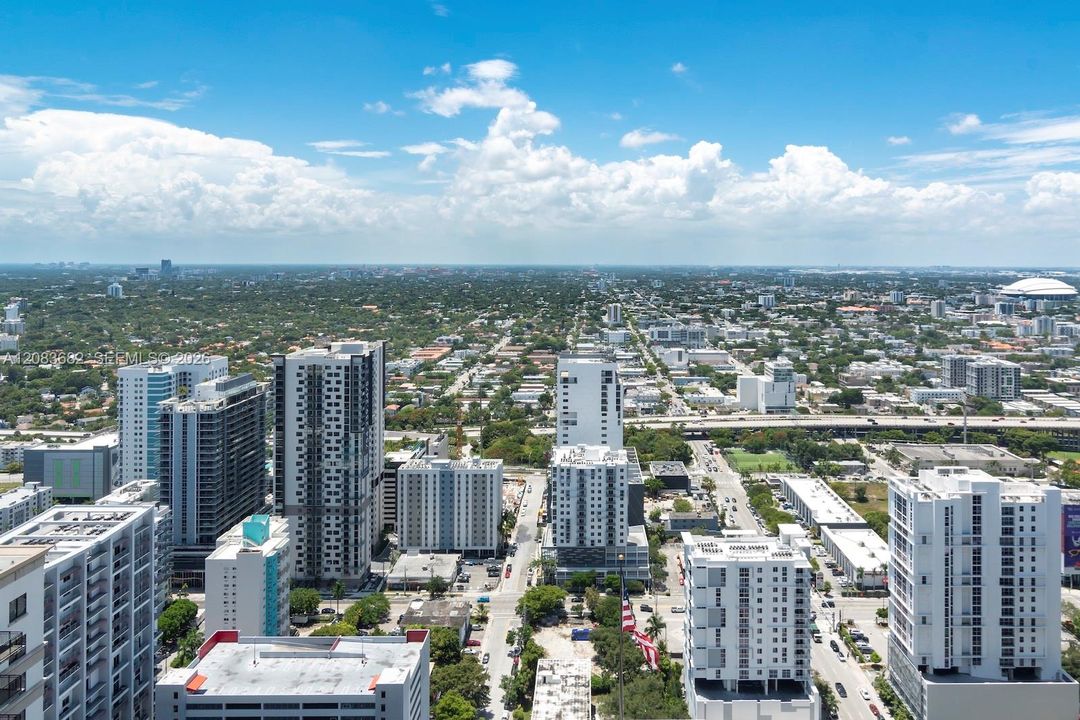 For Rent: $8,100 (3 beds, 3 baths, 1290 Square Feet)