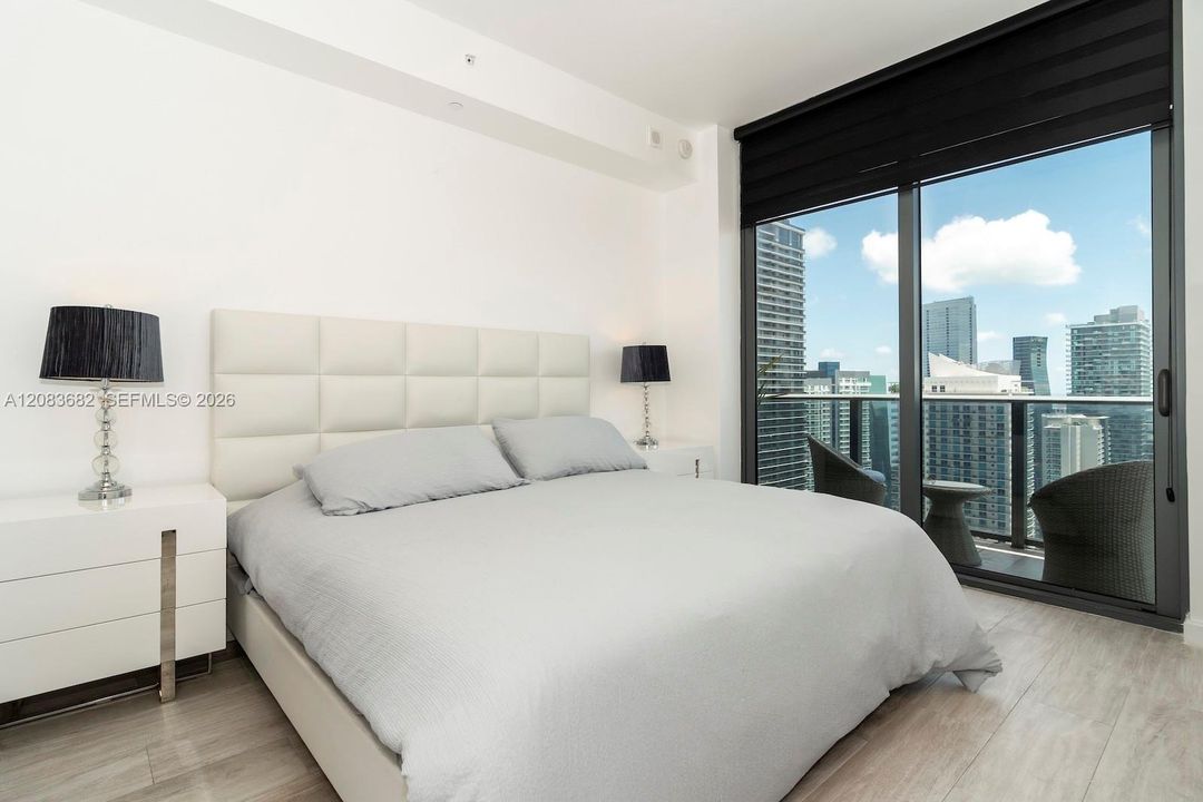 For Rent: $8,100 (3 beds, 3 baths, 1290 Square Feet)