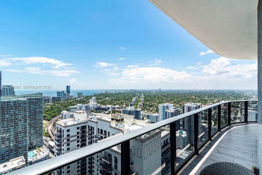 For Rent: $8,100 (3 beds, 3 baths, 1290 Square Feet)