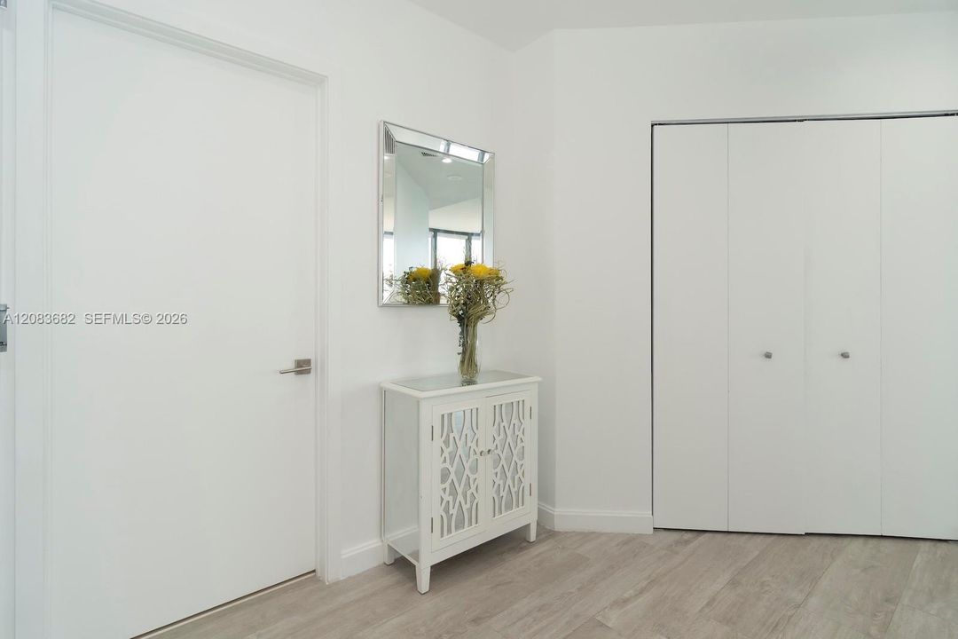 For Rent: $8,100 (3 beds, 3 baths, 1290 Square Feet)