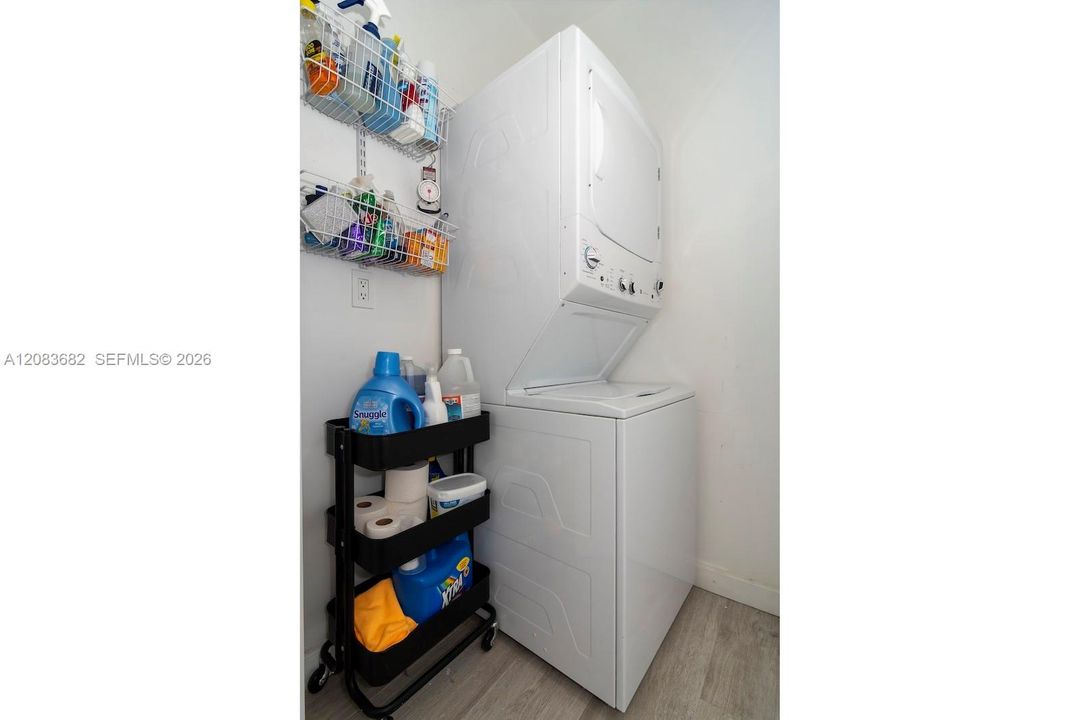 For Rent: $8,100 (3 beds, 3 baths, 1290 Square Feet)