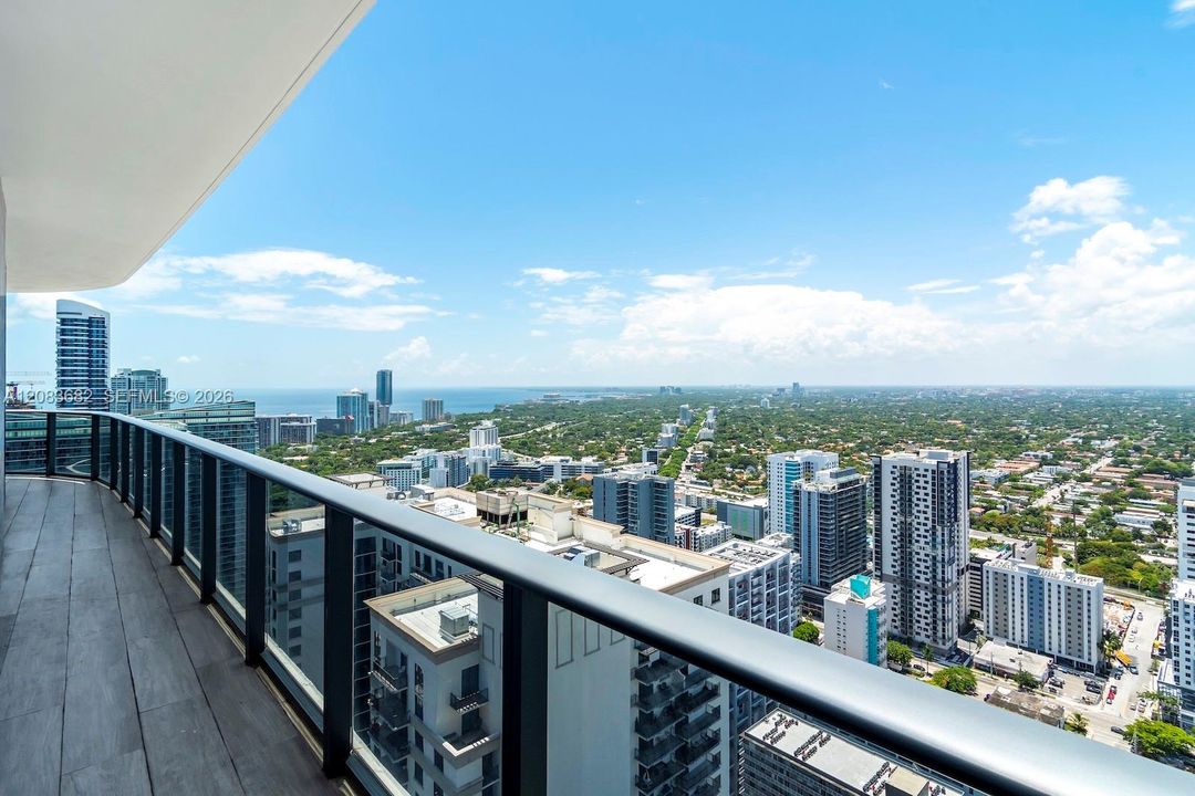 For Rent: $8,100 (3 beds, 3 baths, 1290 Square Feet)