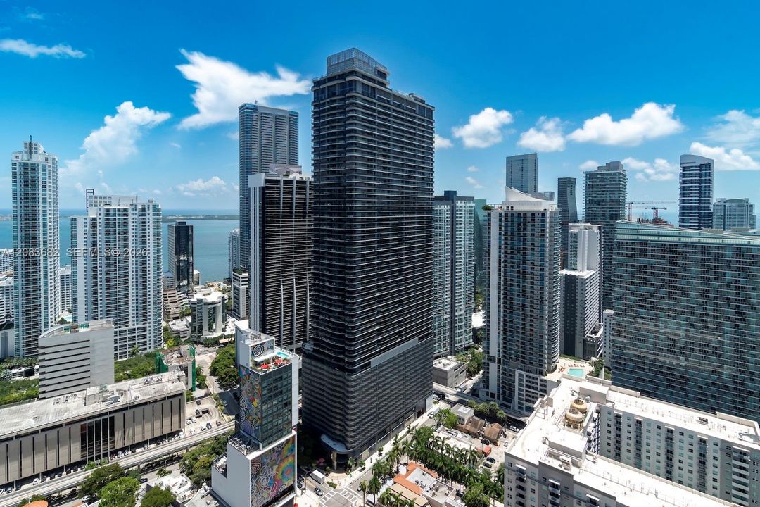 For Rent: $8,100 (3 beds, 3 baths, 1290 Square Feet)
