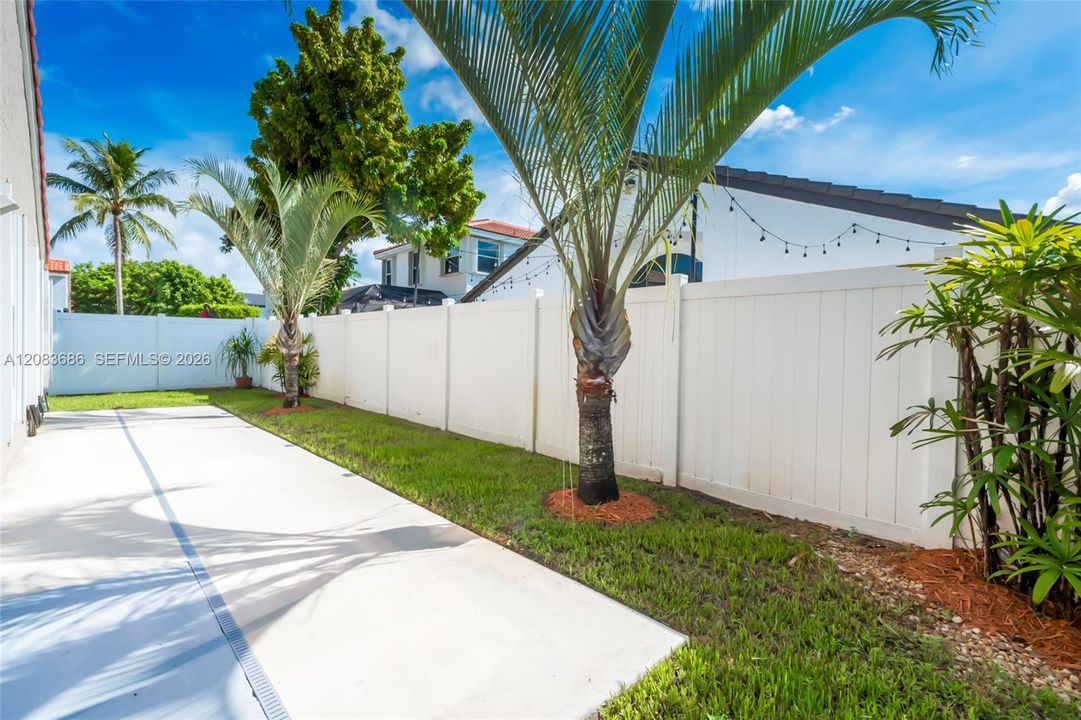 For Sale: $689,000 (3 beds, 2 baths, 1843 Square Feet)