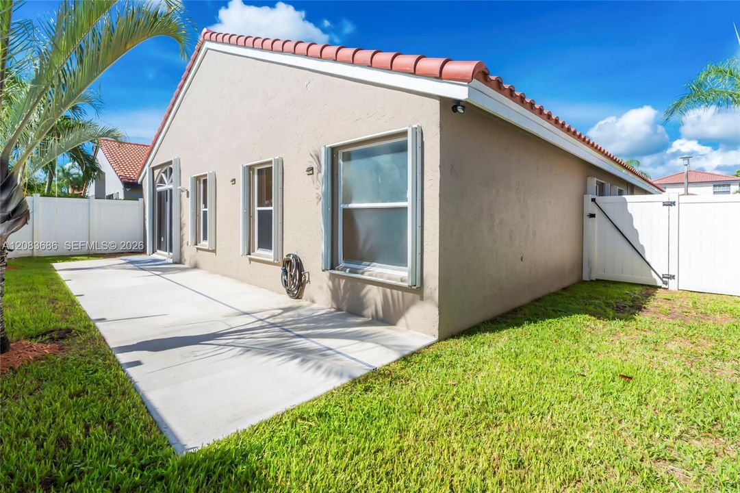 For Sale: $689,000 (3 beds, 2 baths, 1843 Square Feet)