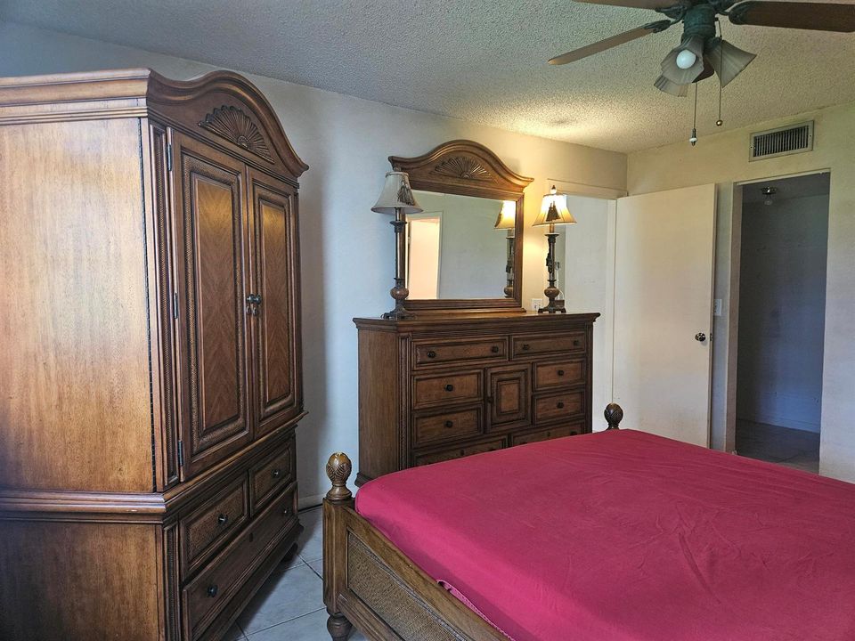 2935 Photo - Bedroom3