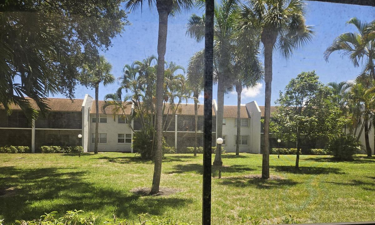 2935 SW 22 - Photo 10