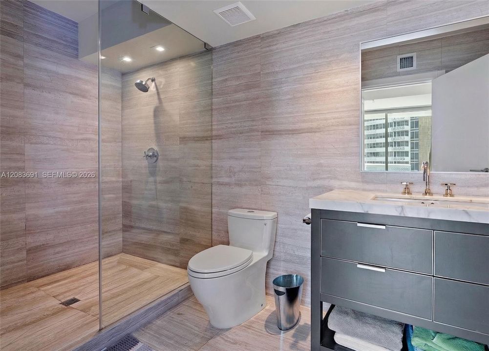 For Rent: $20,000 (3 beds, 3 baths, 2327 Square Feet)