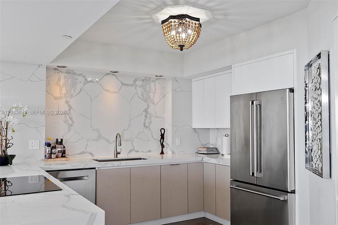 For Rent: $20,000 (3 beds, 3 baths, 2327 Square Feet)