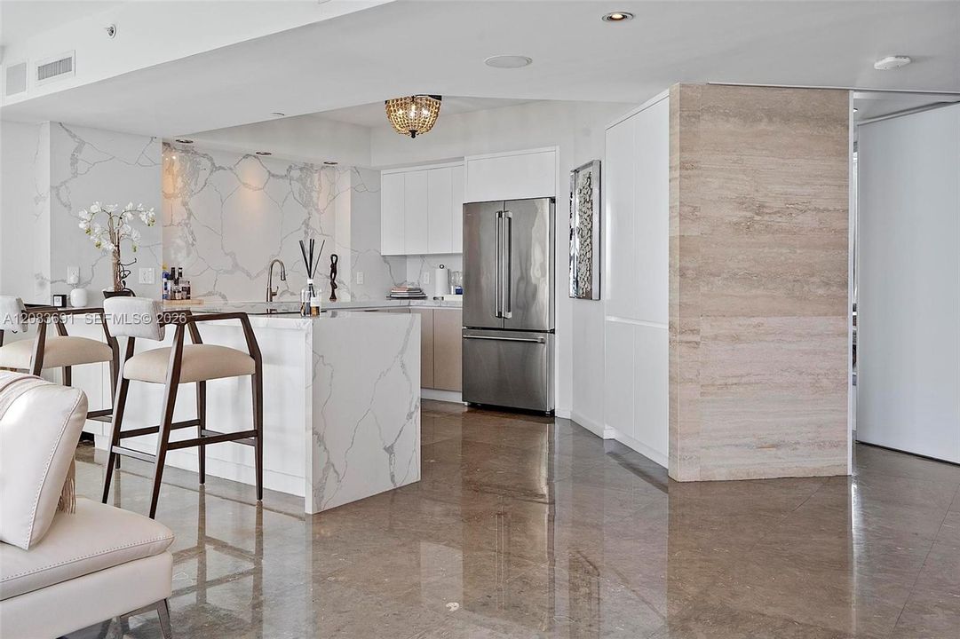 For Rent: $20,000 (3 beds, 3 baths, 2327 Square Feet)
