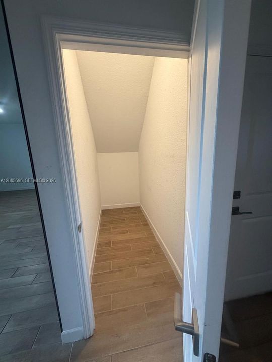 На продажу: $649,900 (4 спален, 2 ванн, 2680 Квадратных фут)