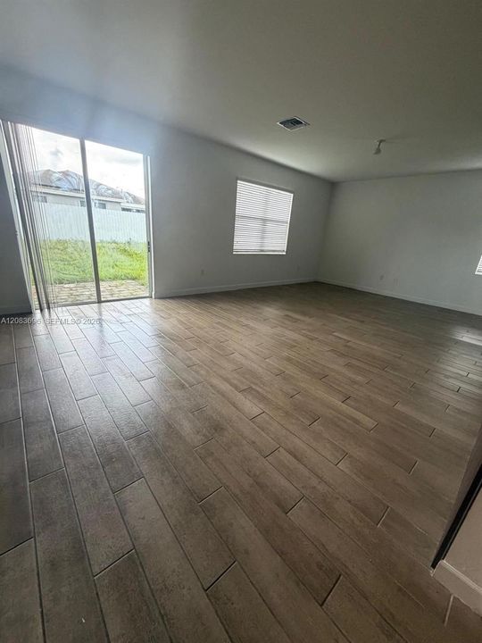 На продажу: $649,900 (4 спален, 2 ванн, 2680 Квадратных фут)