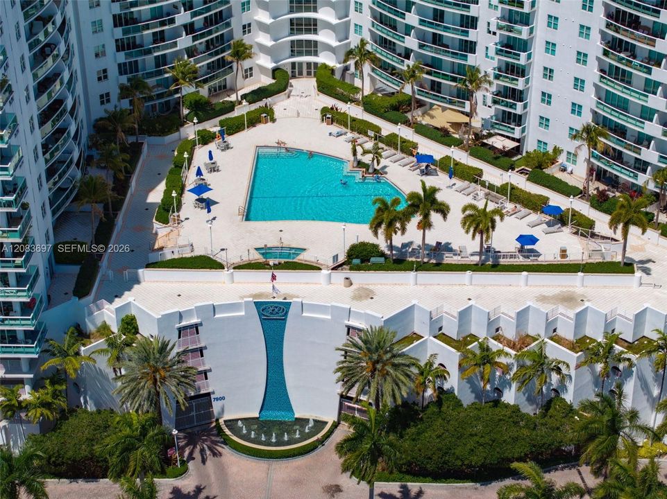 For Rent: $3,500 (2 beds, 2 baths, 1251 Square Feet)