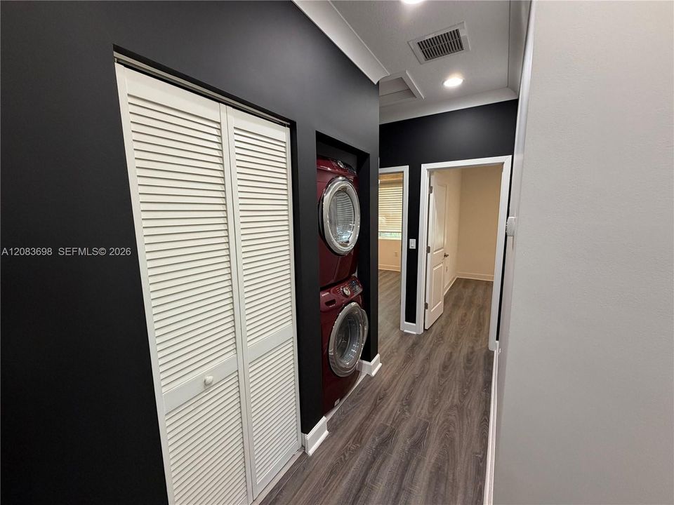 For Rent: $3,800 (3 beds, 3 baths, 2014 Square Feet)