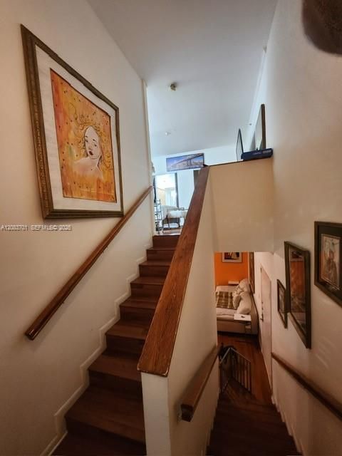 For Rent: $2,200 (1 beds, 1 baths, 770 Square Feet)