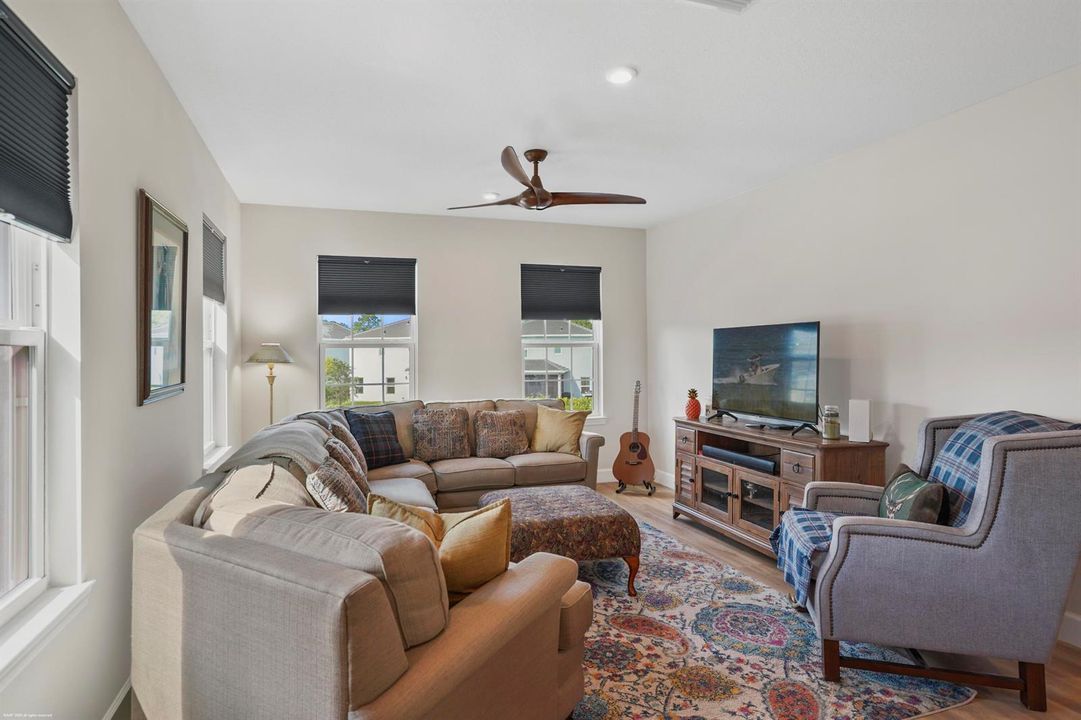 194 SW Pomeroy St 029