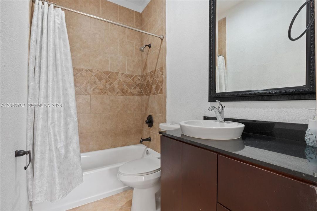 For Rent: $4,200 (5 beds, 4 baths, 3200 Square Feet)