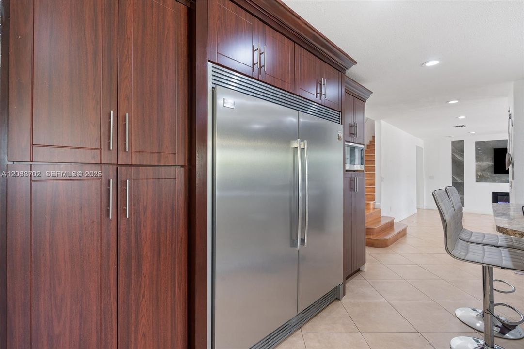 For Rent: $4,200 (5 beds, 4 baths, 3200 Square Feet)