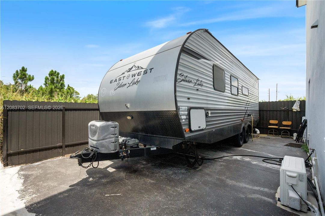 For Rent: $4,200 (5 beds, 4 baths, 3200 Square Feet)