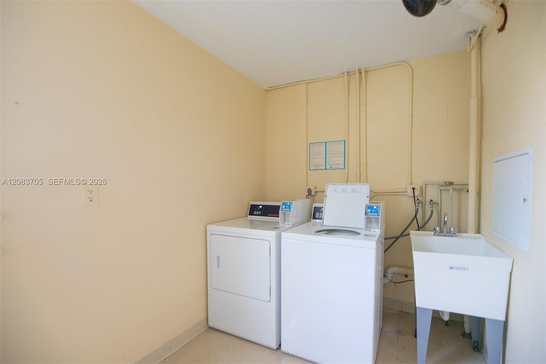 For Rent: $2,800 (2 beds, 2 baths, 1100 Square Feet)