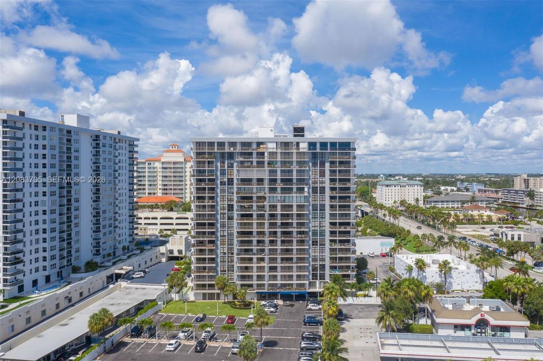 For Rent: $2,800 (2 beds, 2 baths, 1100 Square Feet)