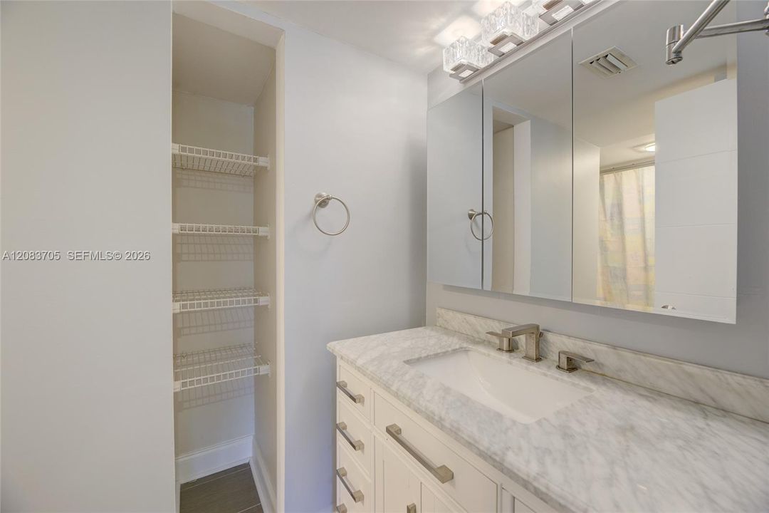For Rent: $2,800 (2 beds, 2 baths, 1100 Square Feet)