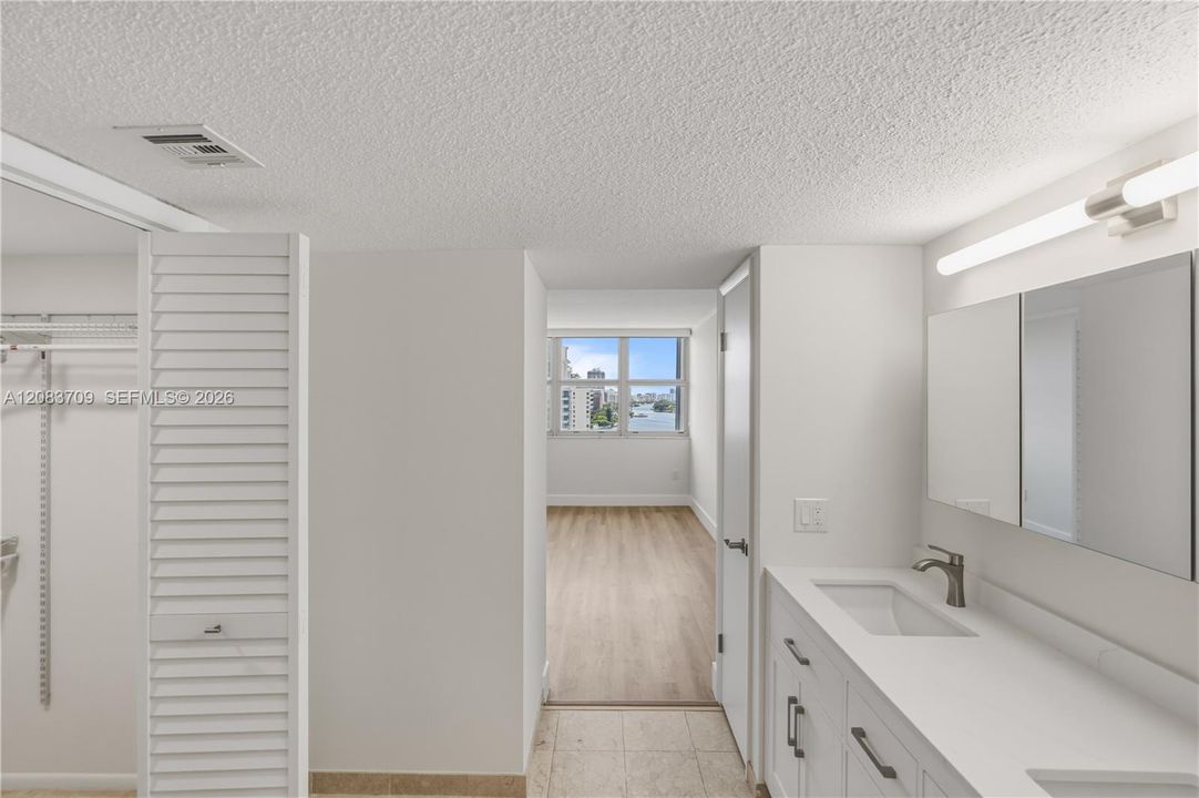En Venta: $349,000 (1 camas, 1 baños, 840 Pies cuadrados)