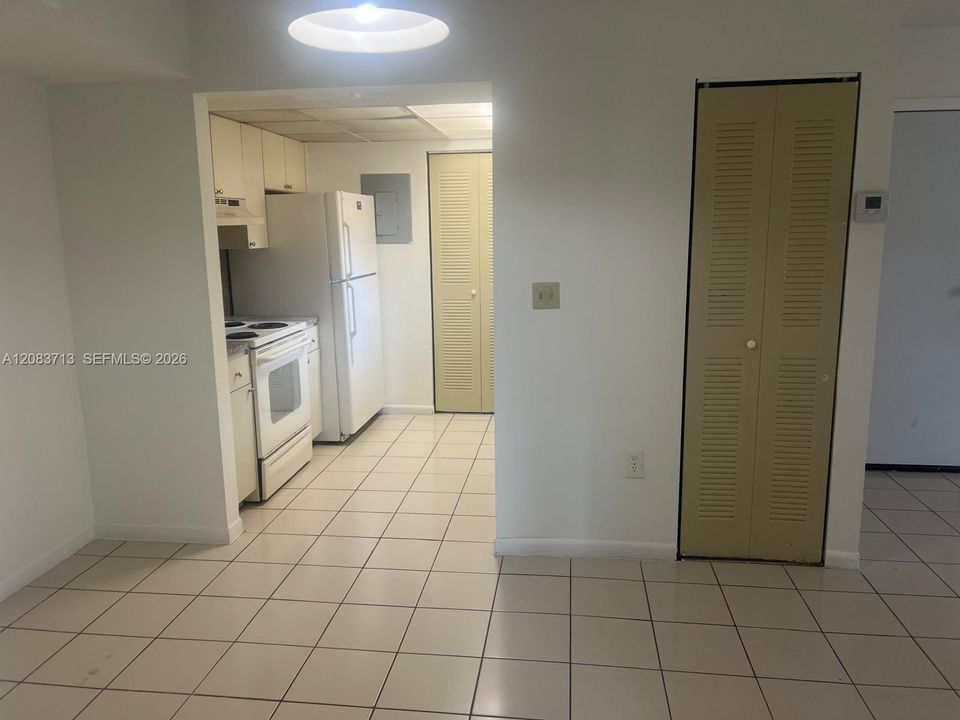 For Rent: $1,700 (1 beds, 1 baths, 600 Square Feet)