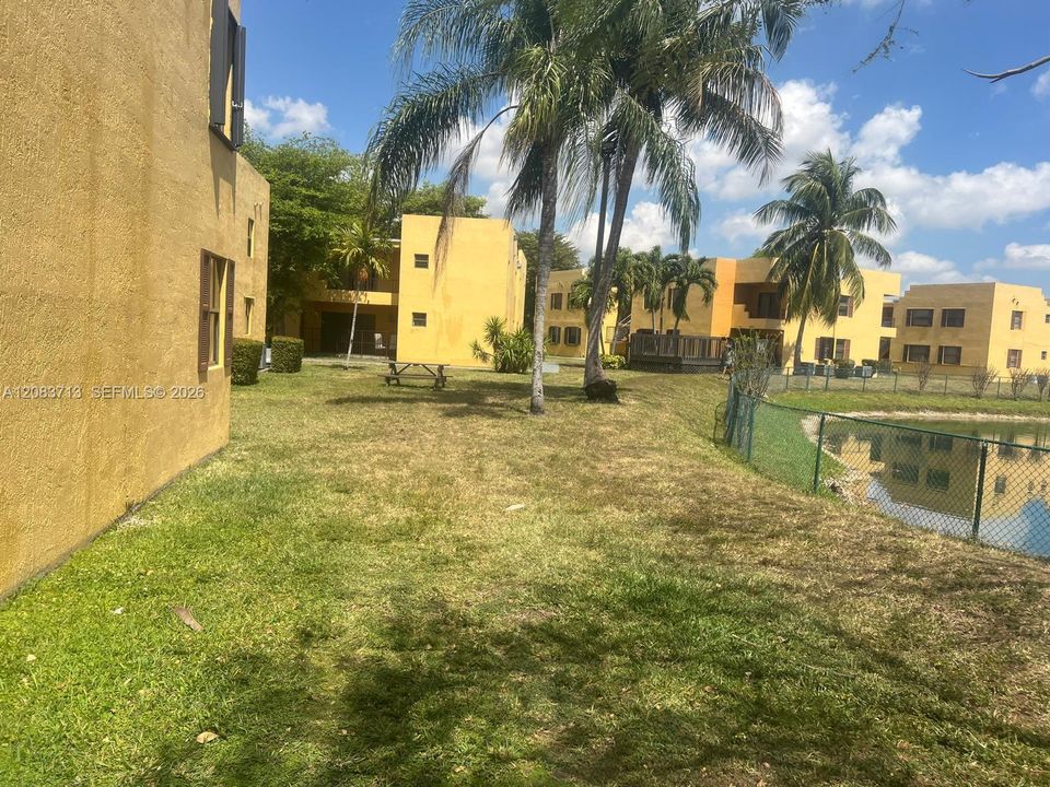 For Rent: $1,700 (1 beds, 1 baths, 600 Square Feet)
