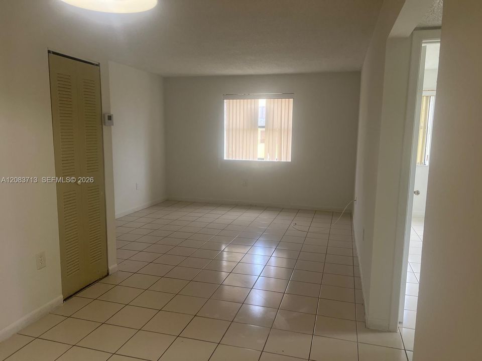 For Rent: $1,700 (1 beds, 1 baths, 600 Square Feet)