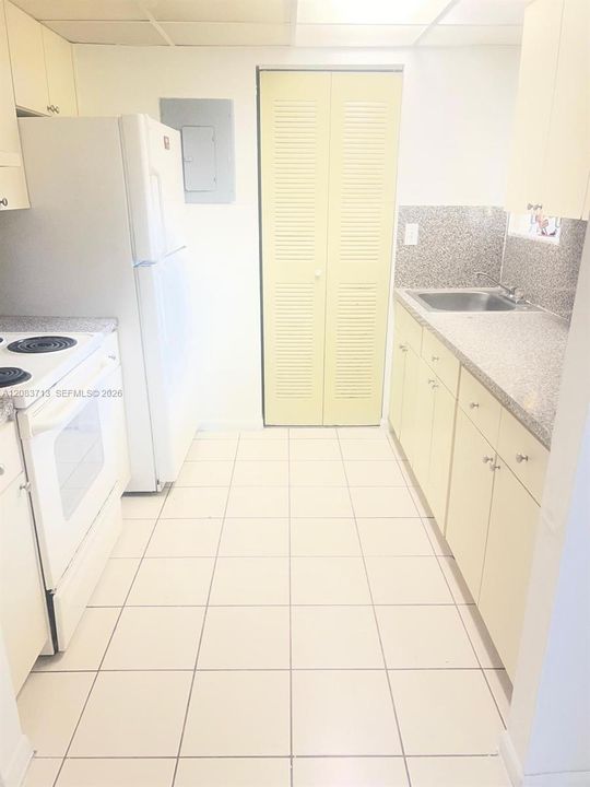 For Rent: $1,700 (1 beds, 1 baths, 600 Square Feet)