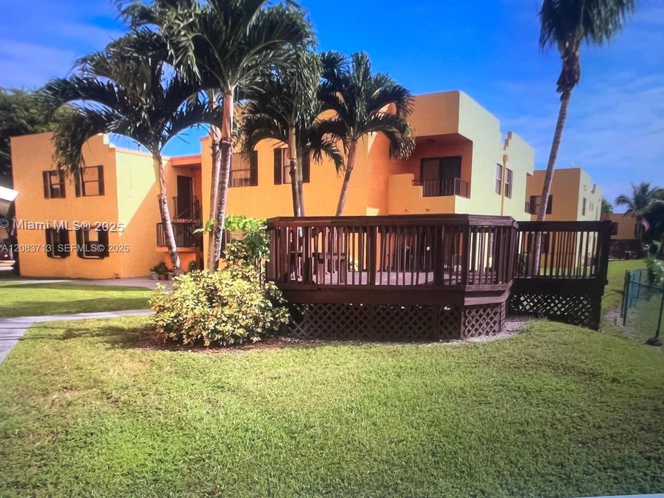 For Rent: $1,700 (1 beds, 1 baths, 600 Square Feet)