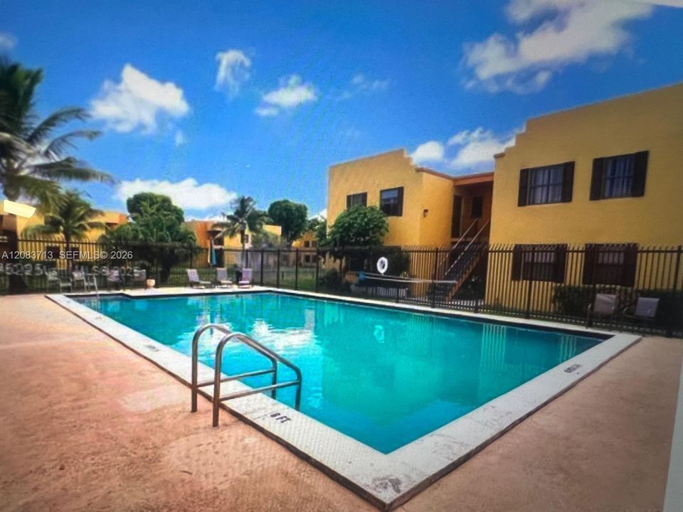 For Rent: $1,700 (1 beds, 1 baths, 600 Square Feet)