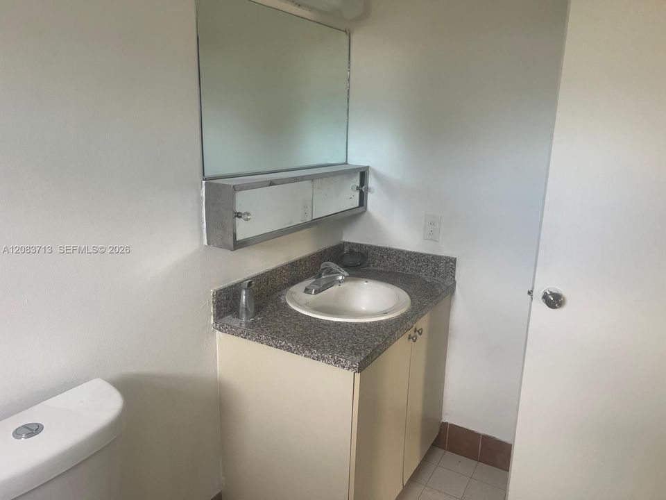 For Rent: $1,700 (1 beds, 1 baths, 600 Square Feet)