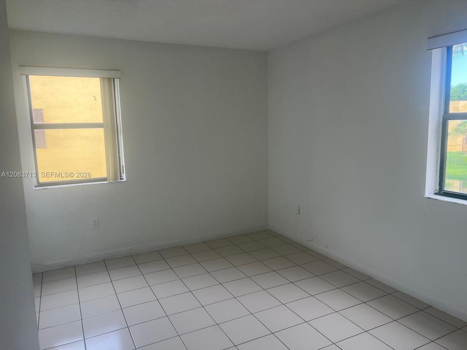 For Rent: $1,700 (1 beds, 1 baths, 600 Square Feet)