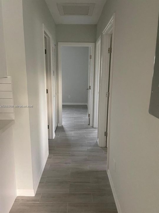 For Rent: $2,500 (3 beds, 1 baths, 900 Square Feet)